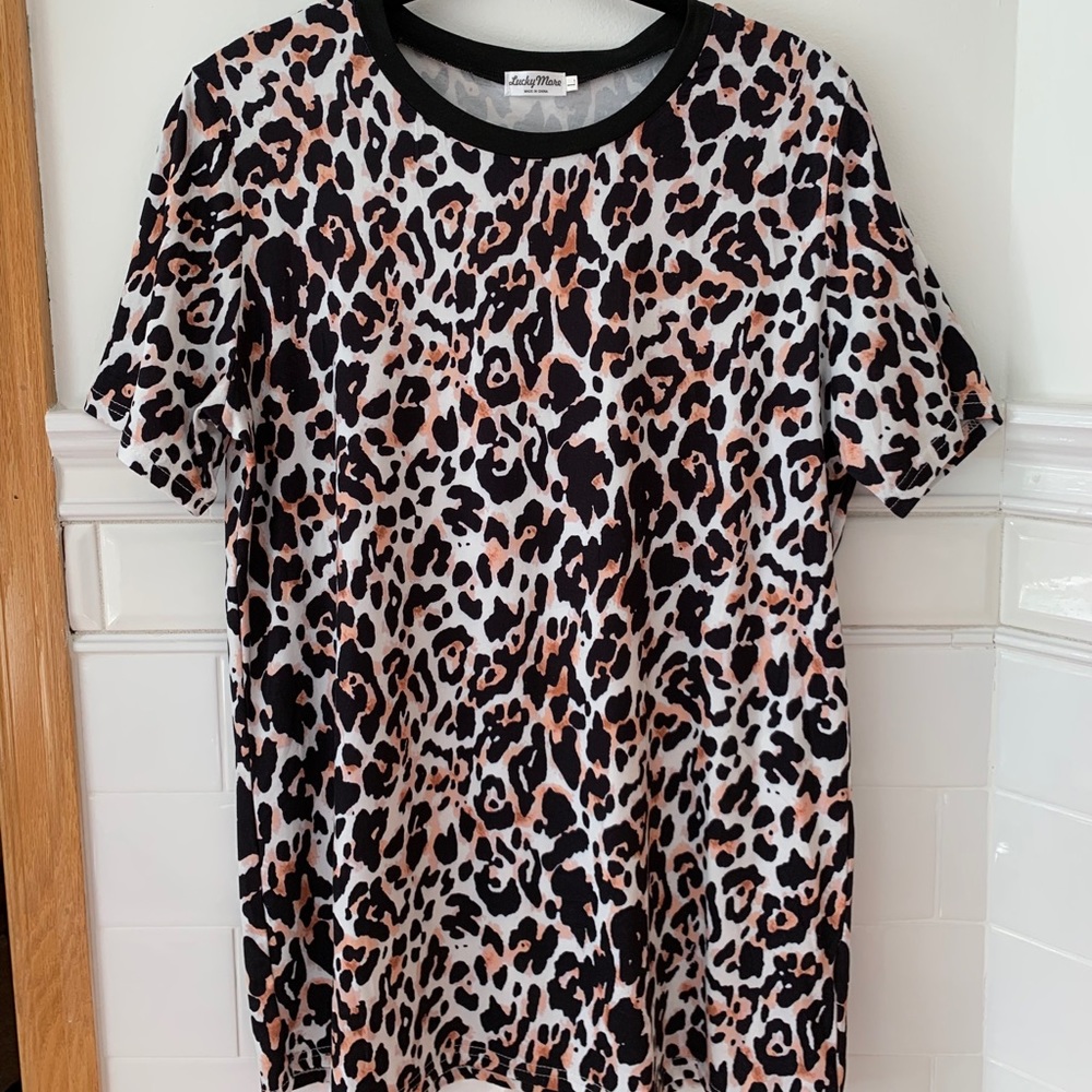 Leopard tshirt
